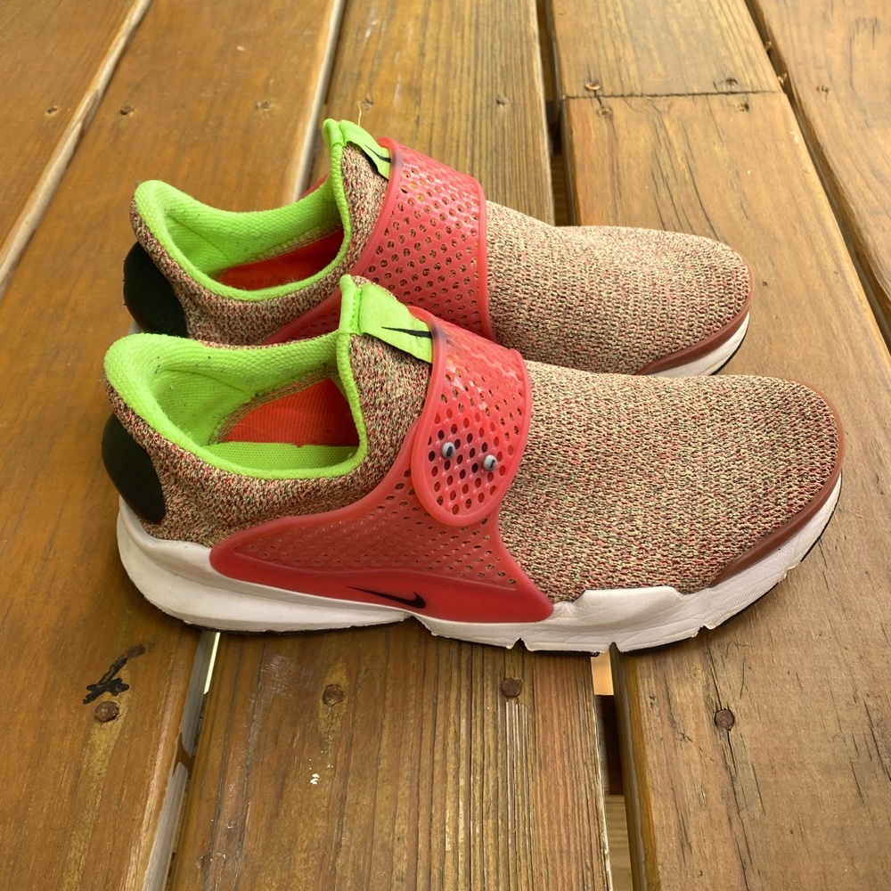 Nike Sock Dart SE Shoes Women’s Size 8
